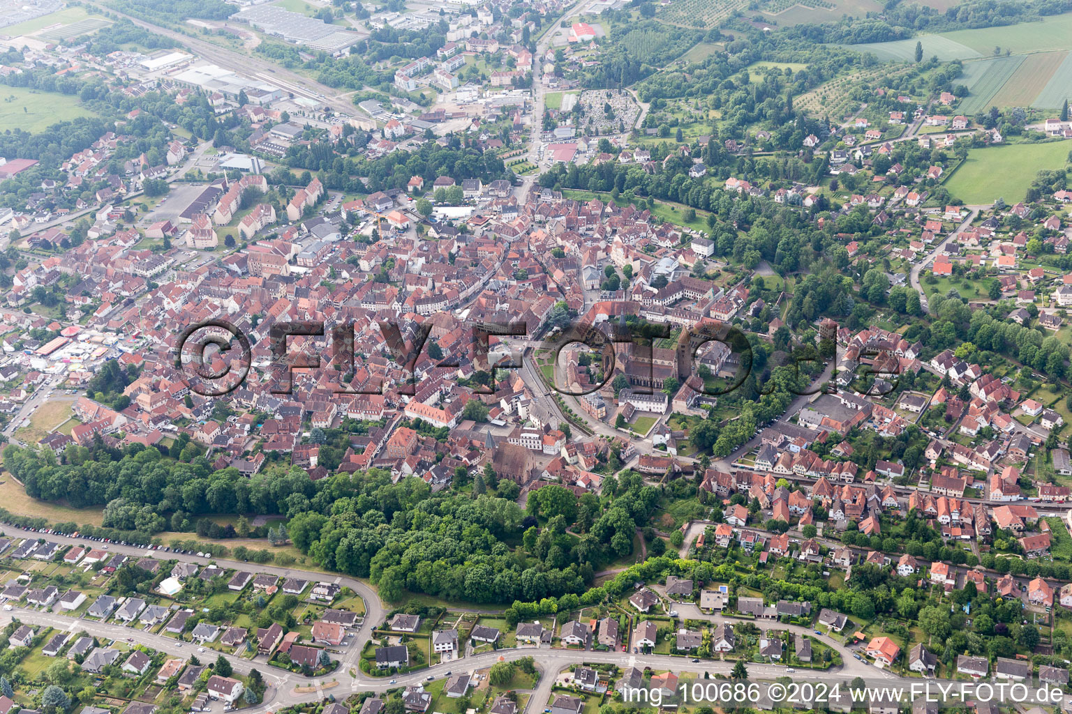 Vue oblique de Wissembourg dans le département Bas Rhin, France