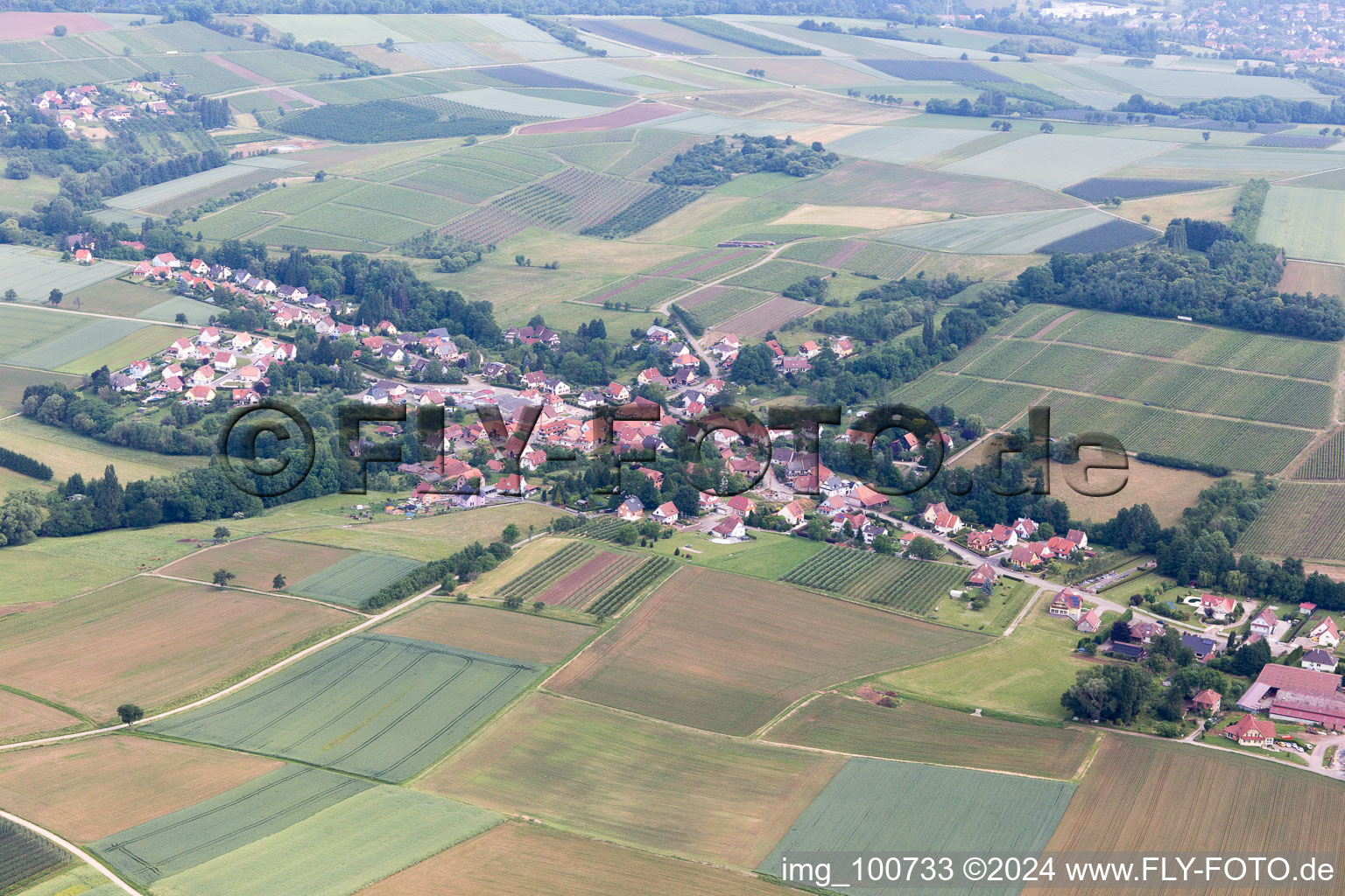 Vue d'oiseau de Steinseltz dans le département Bas Rhin, France