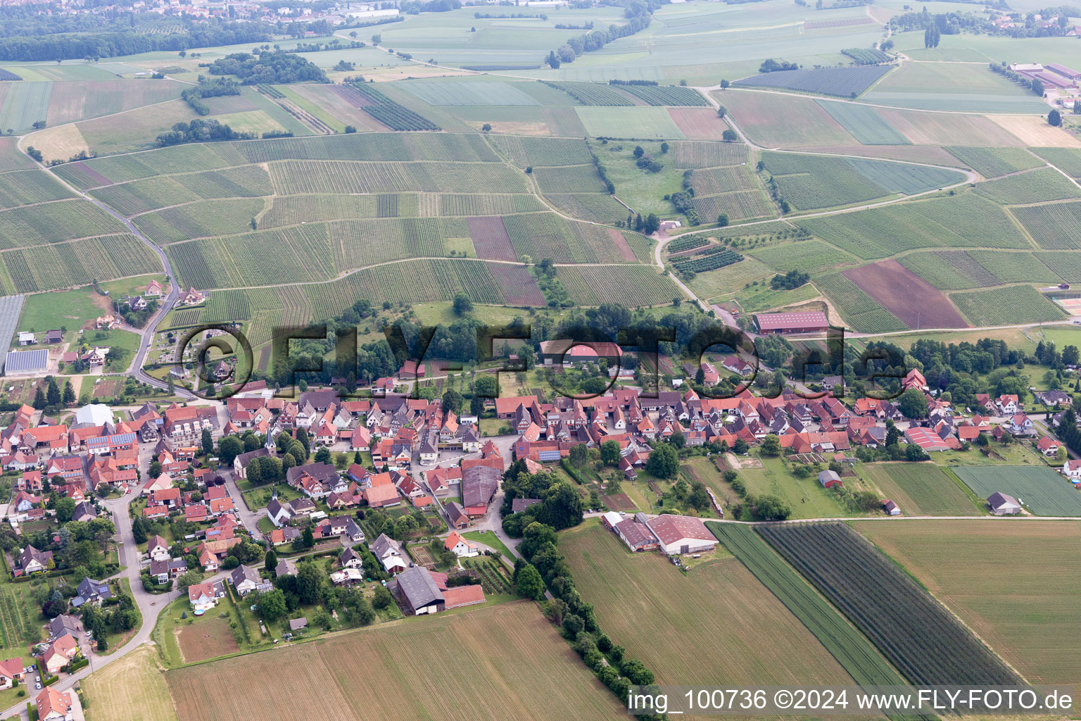 Image drone de Steinseltz dans le département Bas Rhin, France