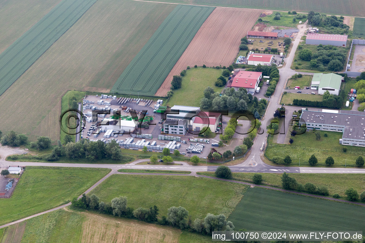 Enregistrement par drone de Niederlauterbach dans le département Bas Rhin, France