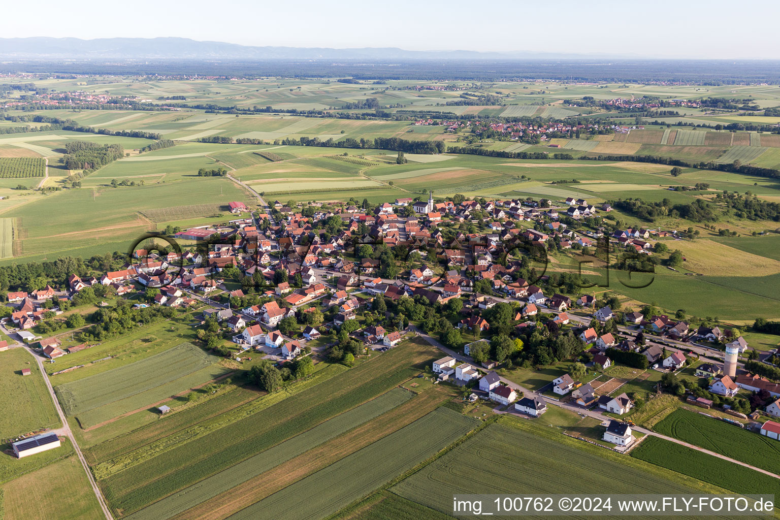 Vue aérienne de Schœnenbourg à Schœnenbourg dans le département Bas Rhin, France