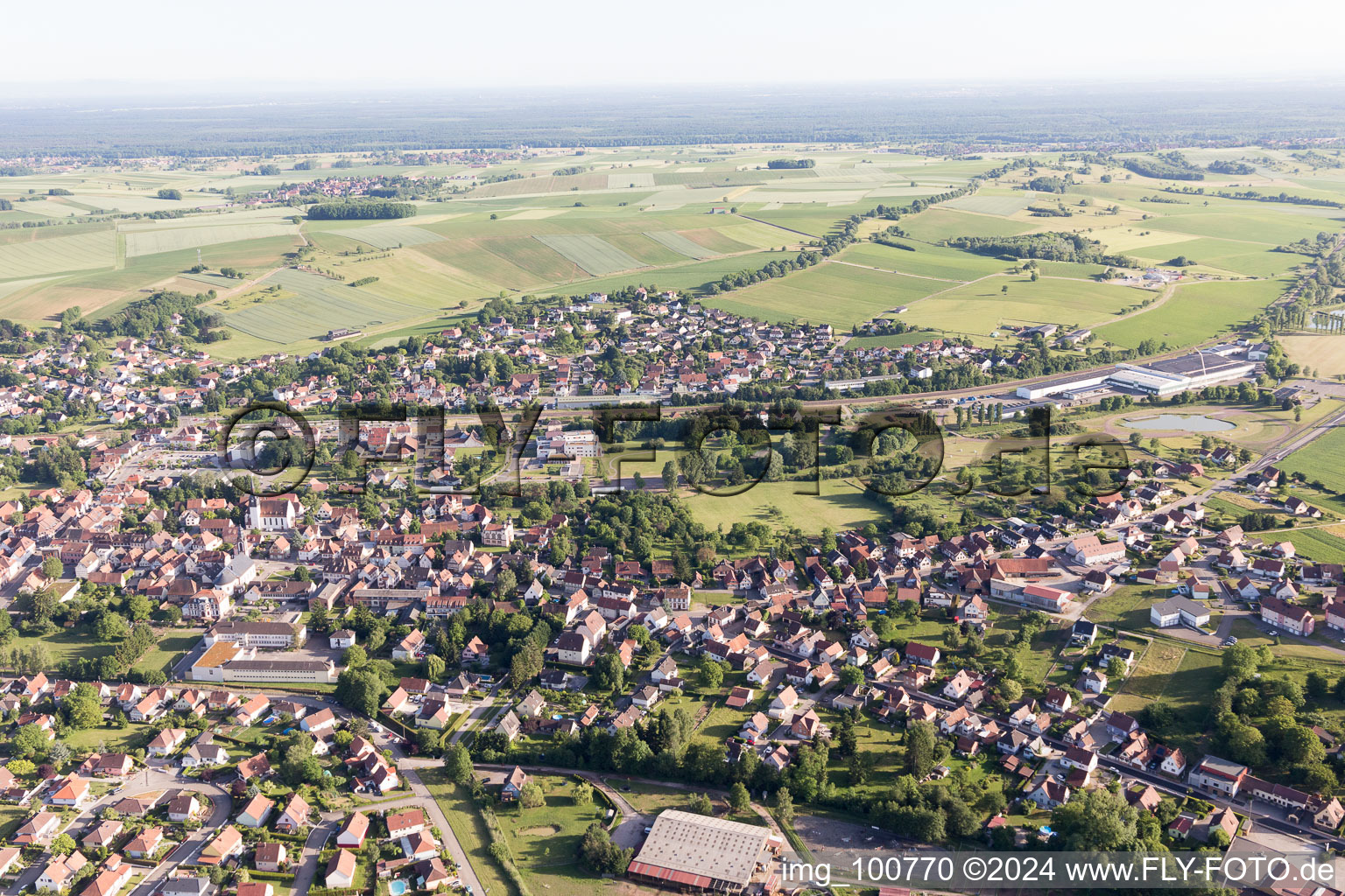 Retschwiller dans le département Bas Rhin, France depuis l'avion