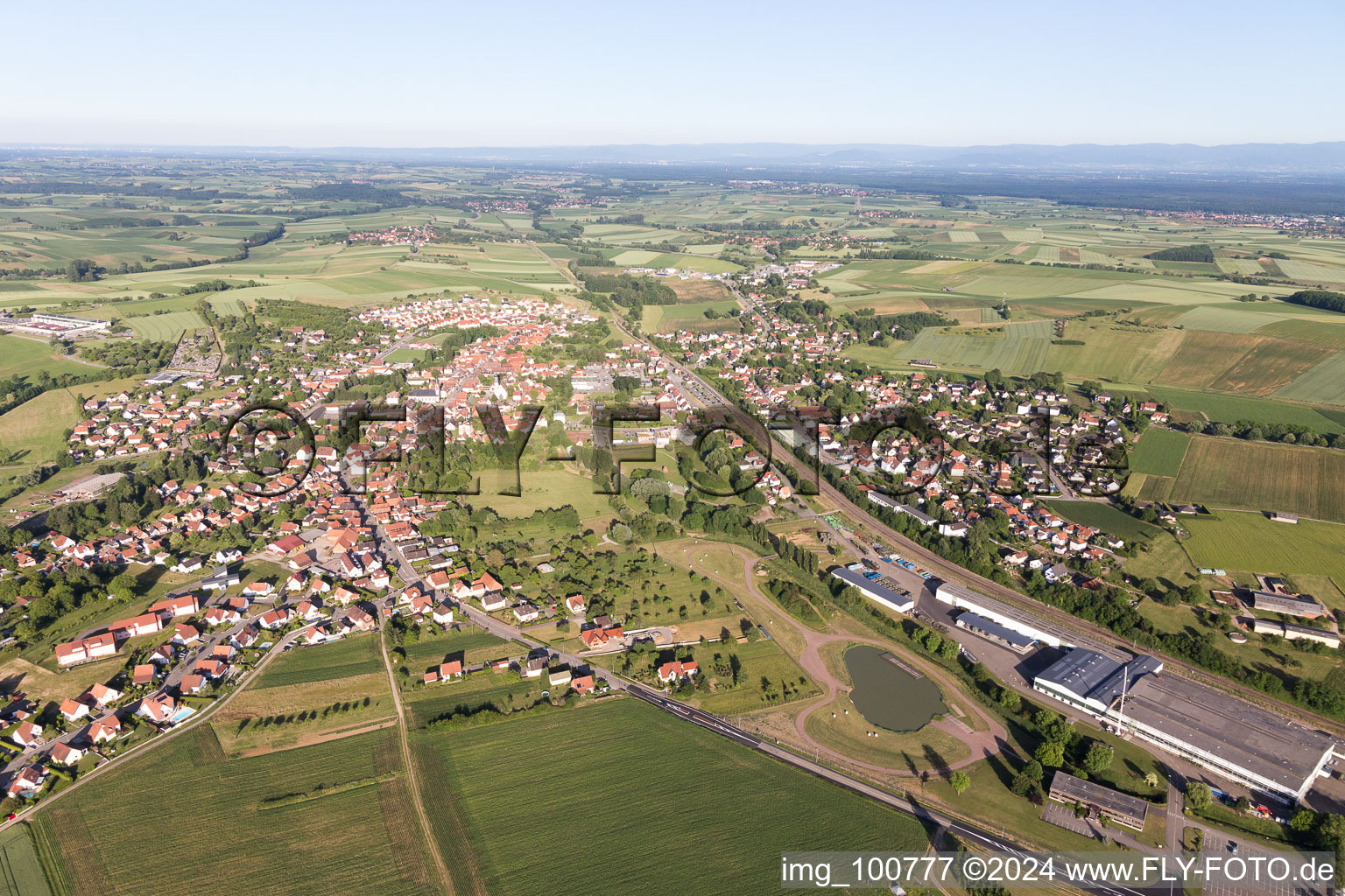 Photographie aérienne de Kutzenhausen dans le département Bas Rhin, France