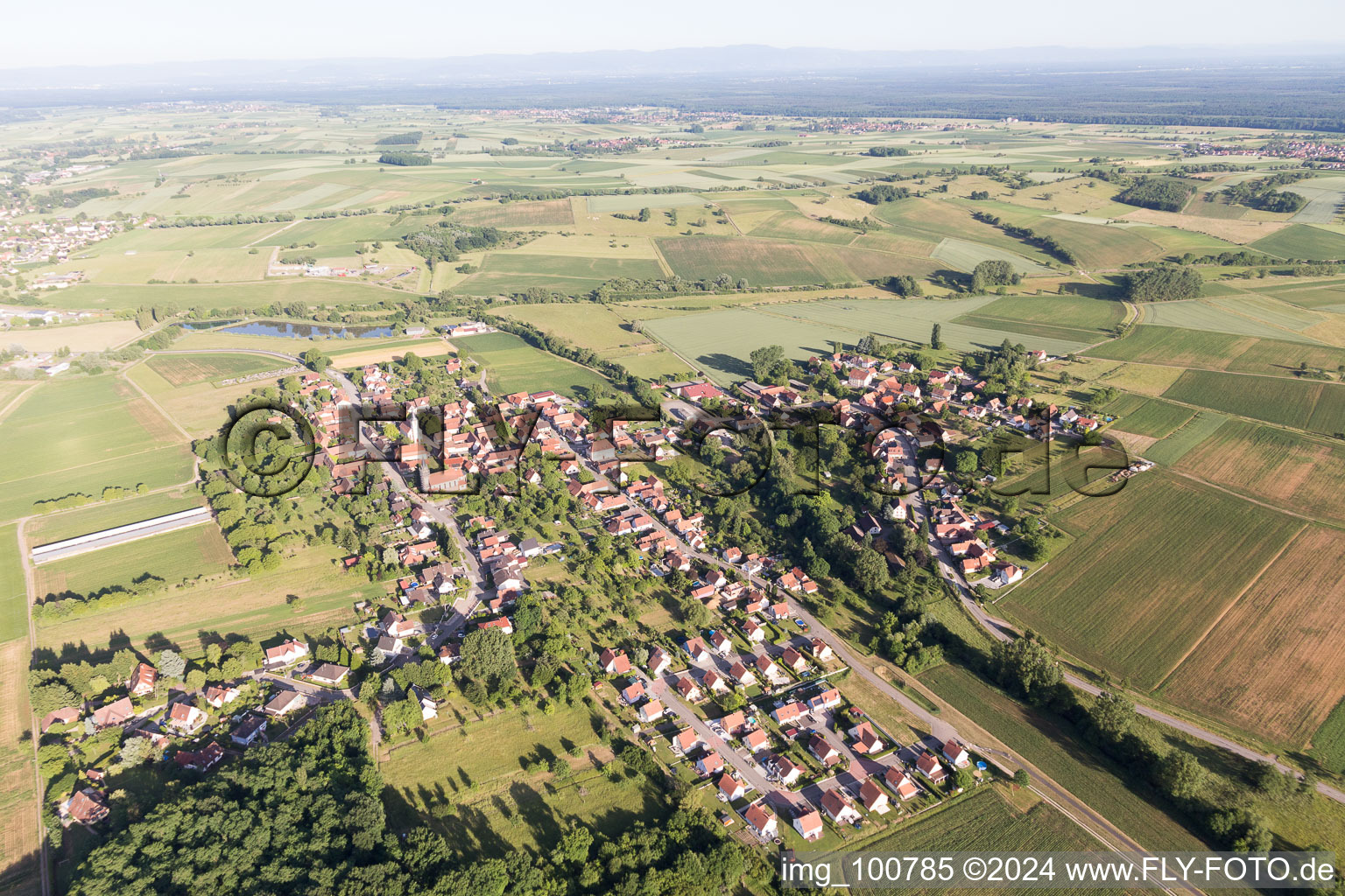 Kutzenhausen dans le département Bas Rhin, France depuis l'avion