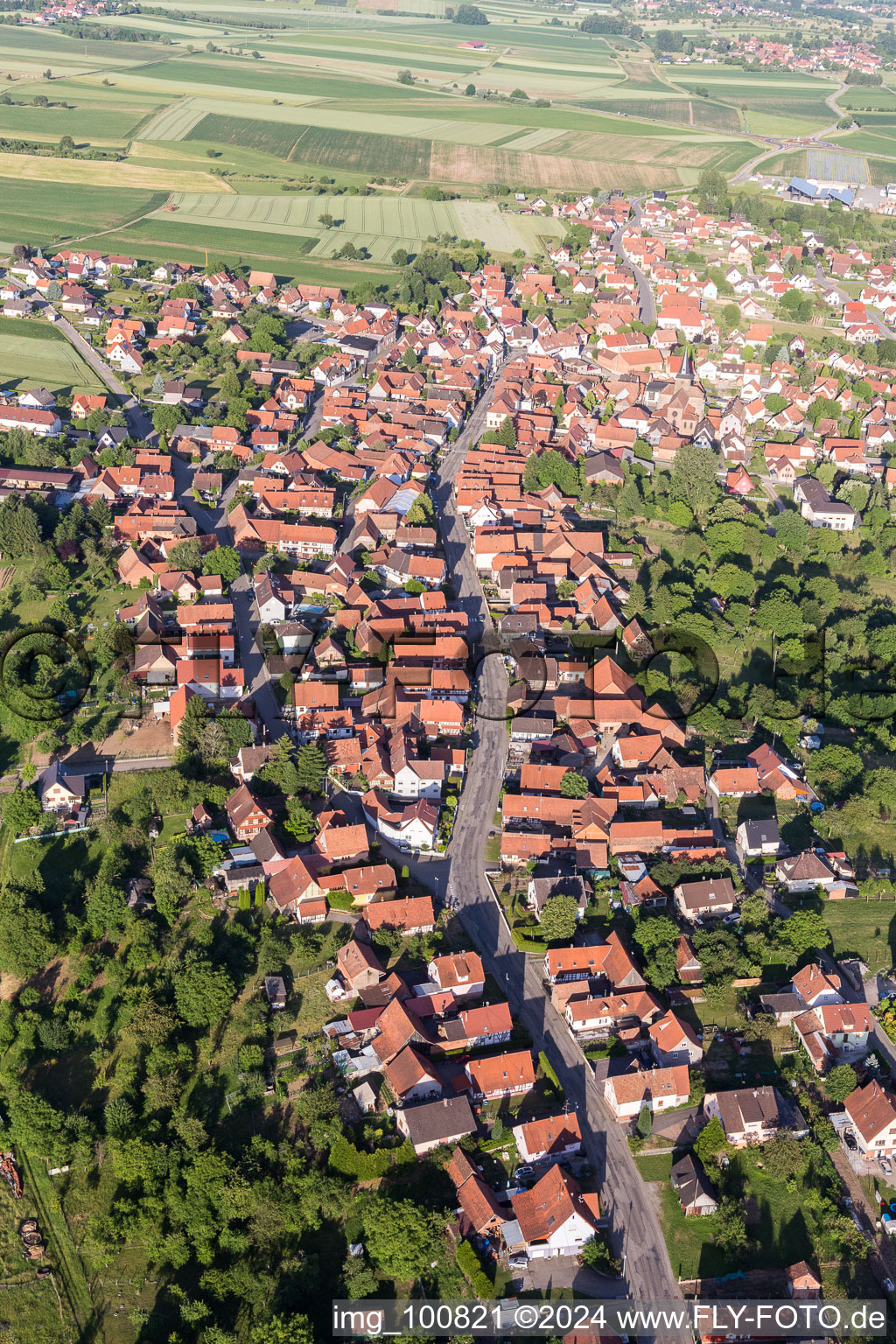 Vue aérienne de Tracé du tracé de la rue du Maréchal Leclerc à Surbourg dans le département Bas Rhin, France