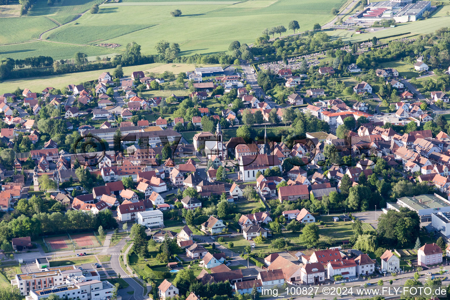 Soultz-sous-Forêts dans le département Bas Rhin, France depuis l'avion