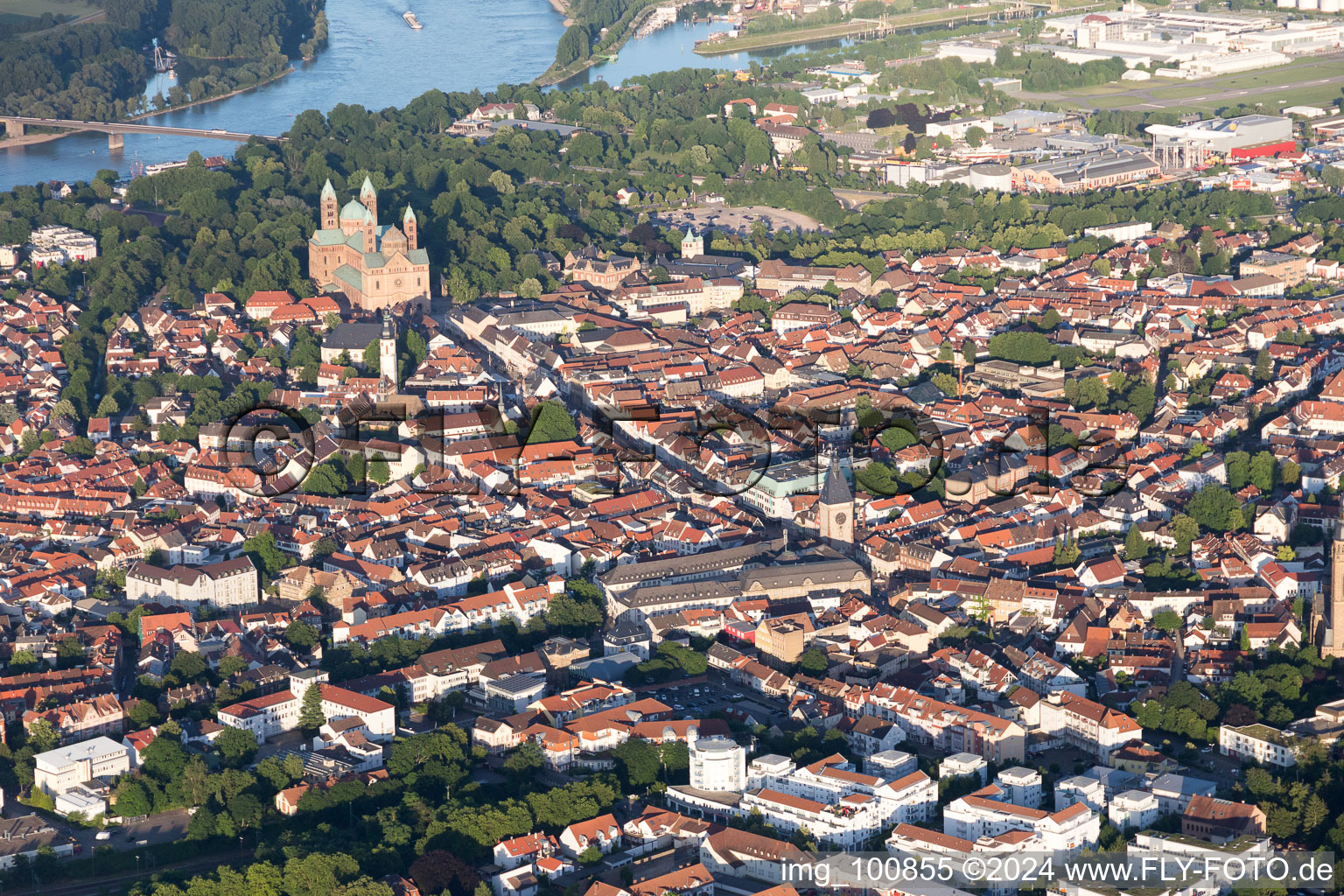 Speyer dans le département Rhénanie-Palatinat, Allemagne vue du ciel