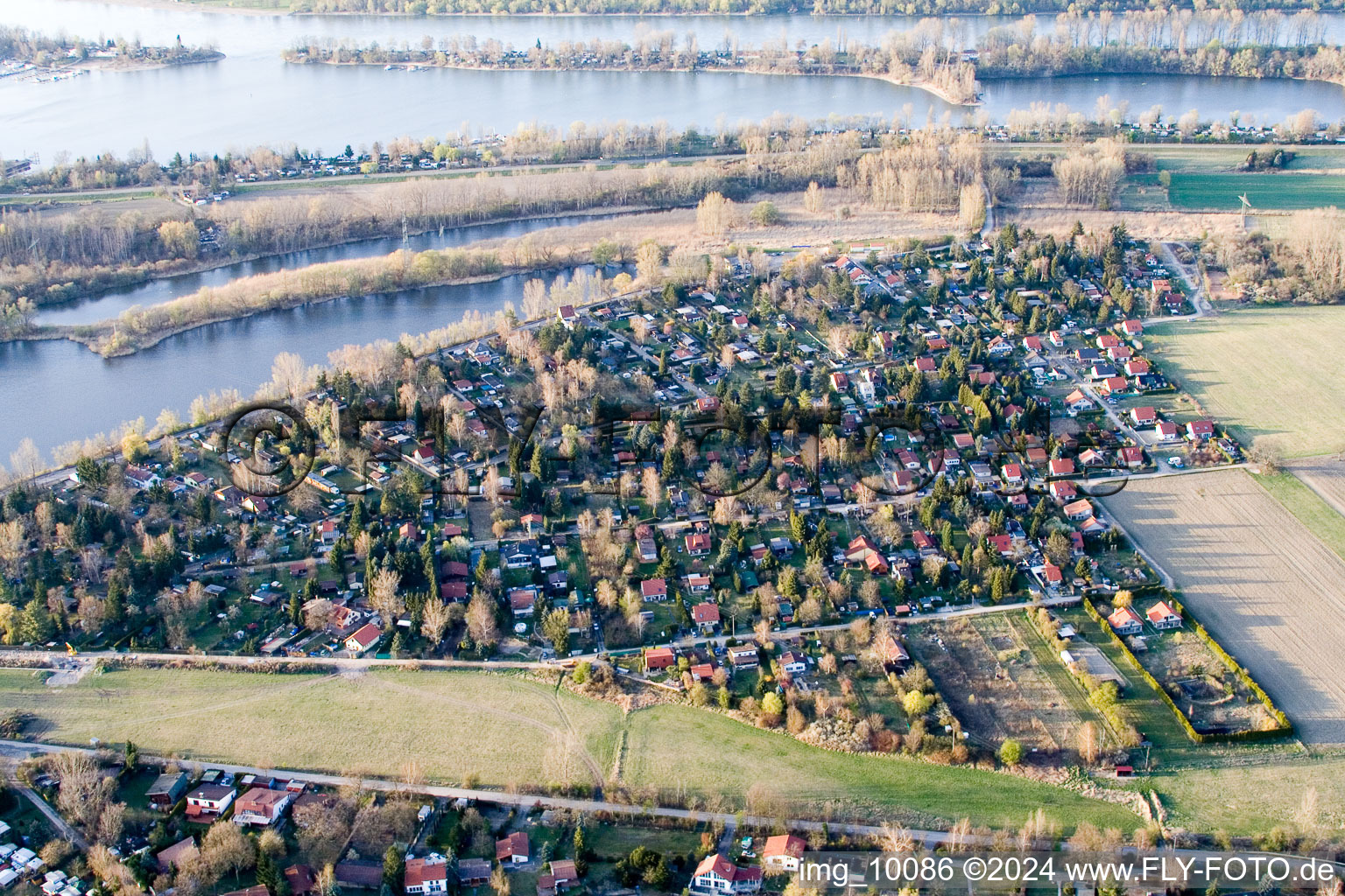 Altrip dans le département Rhénanie-Palatinat, Allemagne d'un drone