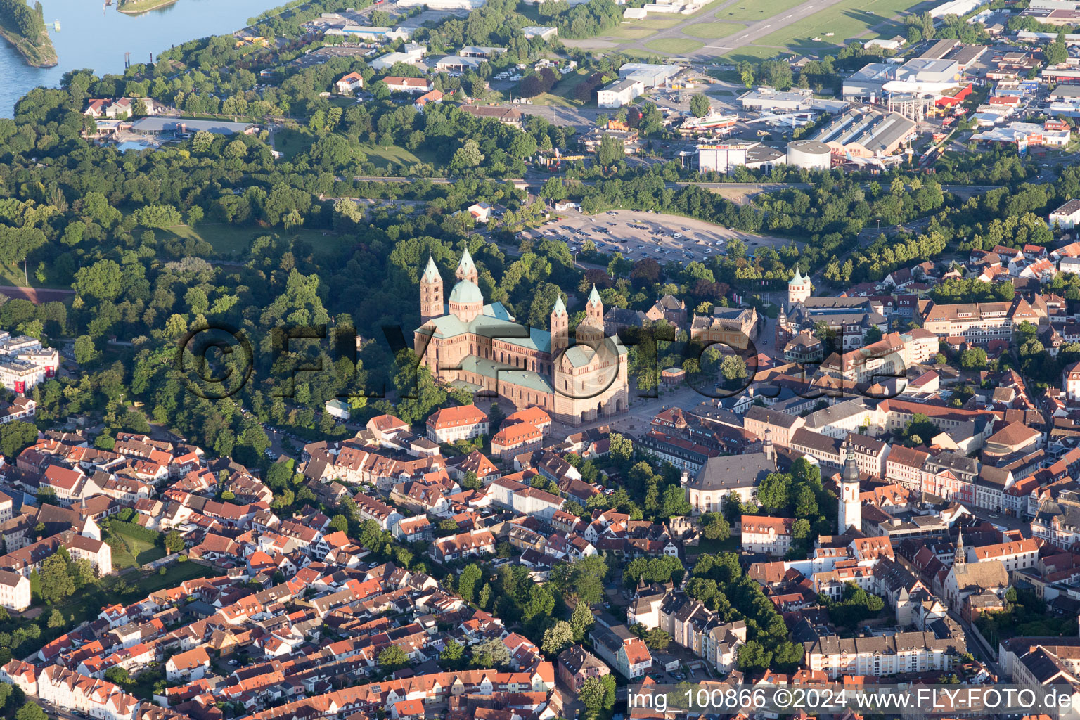 Vue aérienne de Speyer dans le département Rhénanie-Palatinat, Allemagne