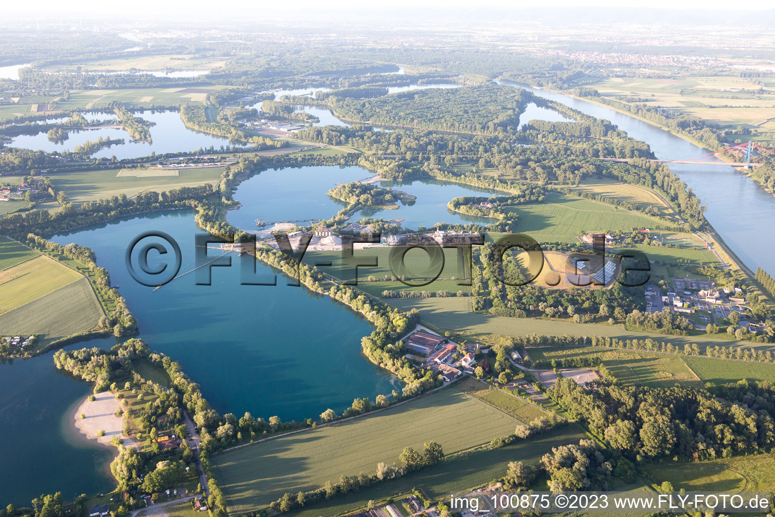 Vue aérienne de Lac Wamm à Speyer dans le département Rhénanie-Palatinat, Allemagne