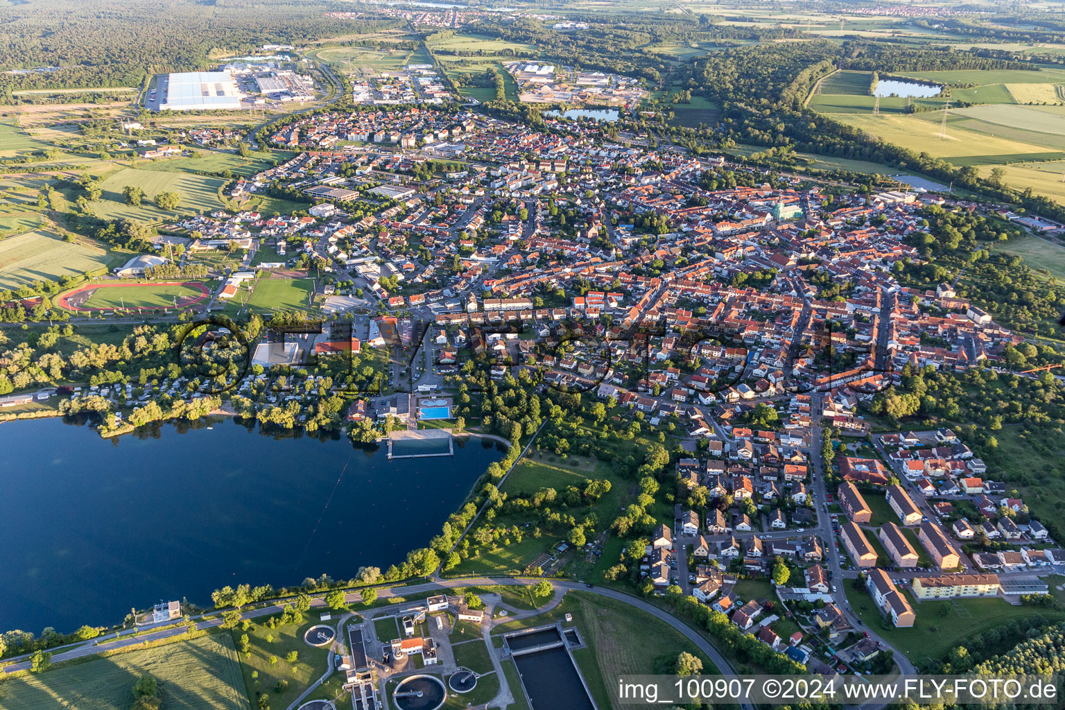 Philippsburg dans le département Bade-Wurtemberg, Allemagne vue d'en haut