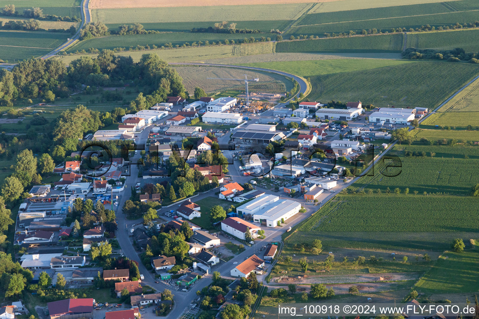 Vue aérienne de Zone commerciale Krautstückerweg à le quartier Liedolsheim in Dettenheim dans le département Bade-Wurtemberg, Allemagne