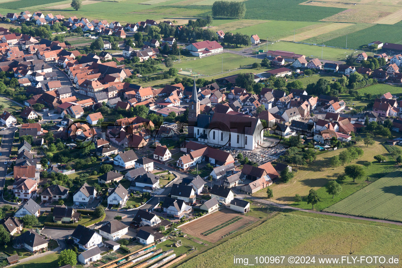 Vue aérienne de Schleithal dans le département Bas Rhin, France