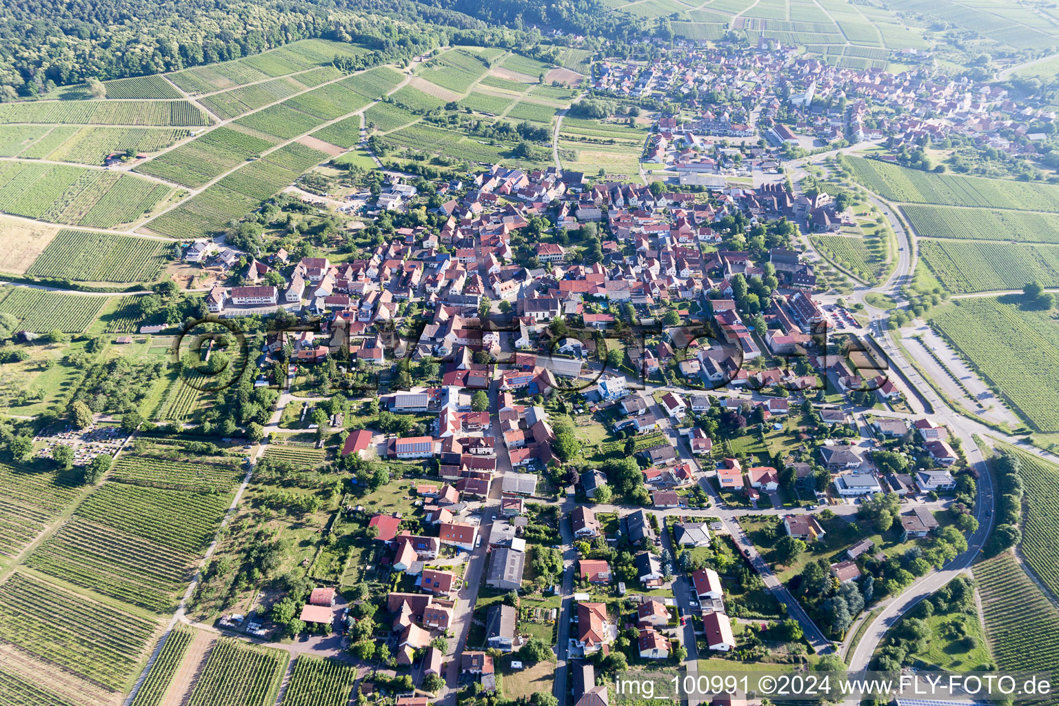 Quartier Schweigen in Schweigen-Rechtenbach dans le département Rhénanie-Palatinat, Allemagne d'un drone