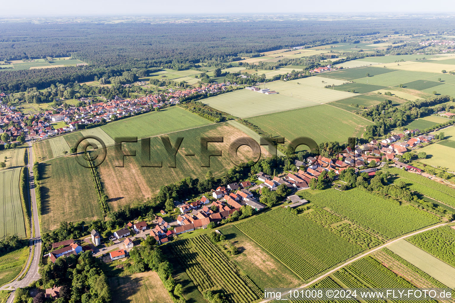 Vue aérienne de Champs agricoles et surfaces utilisables à Vollmersweiler dans le département Rhénanie-Palatinat, Allemagne