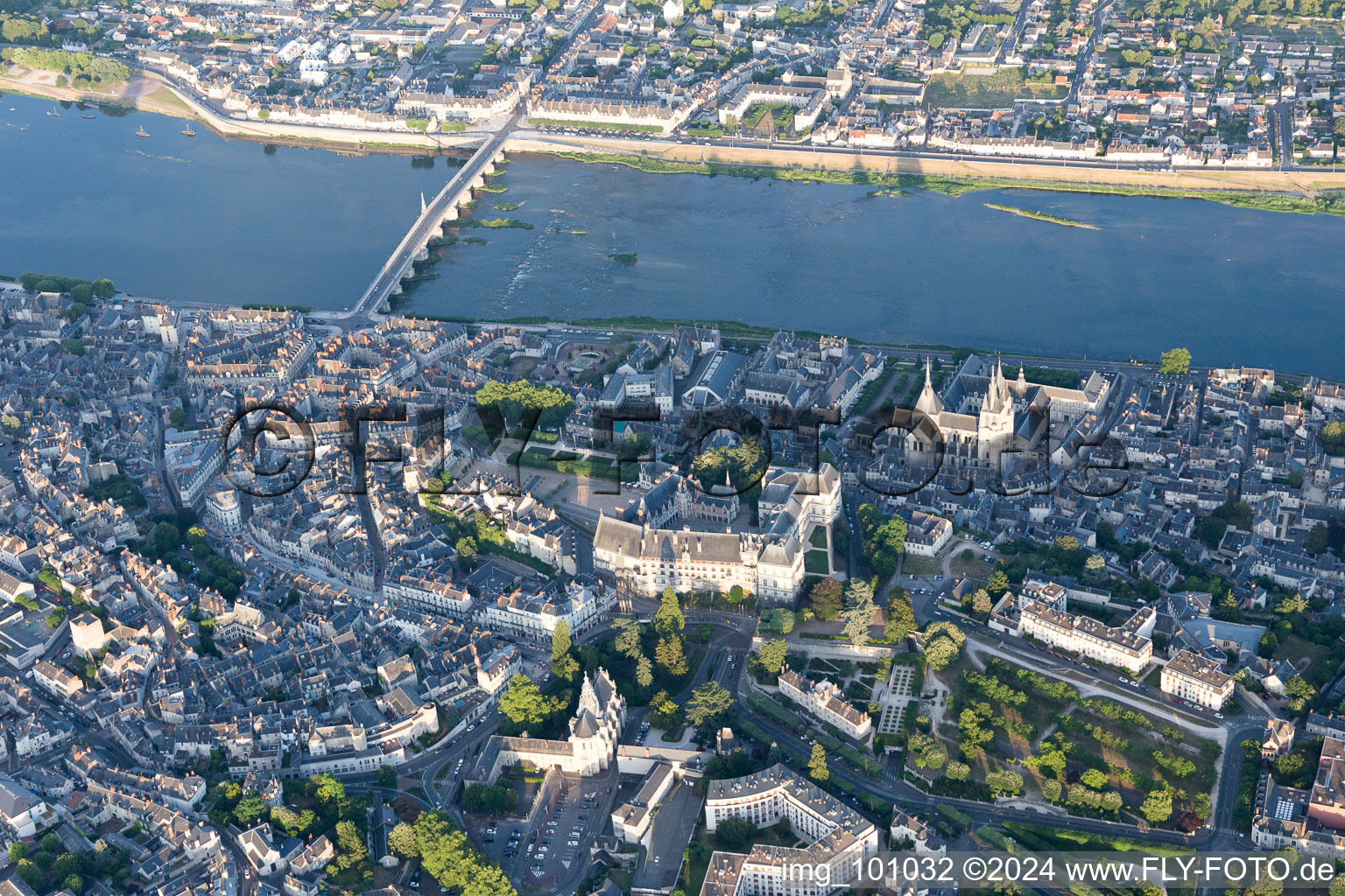 Blois dans le département Loir et Cher, France d'en haut