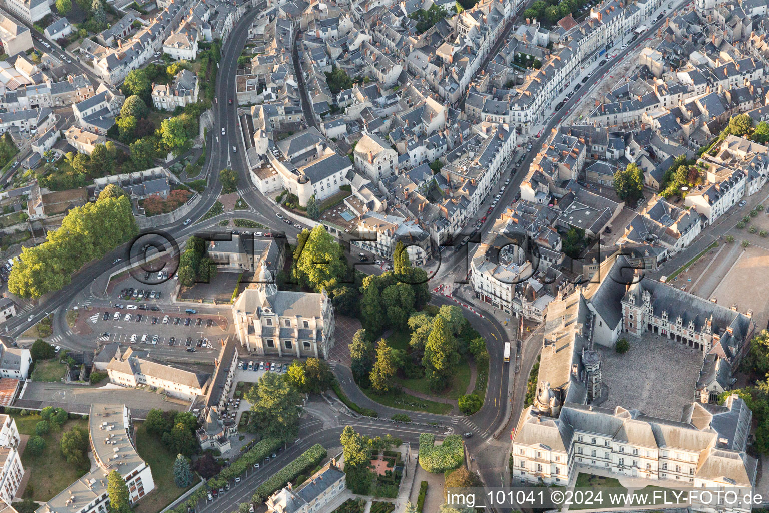 Image drone de Blois dans le département Loir et Cher, France