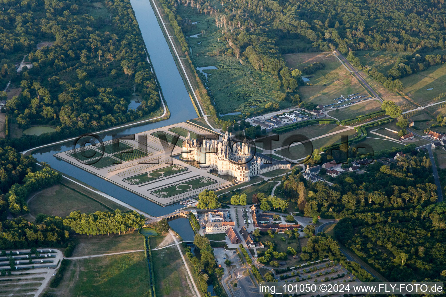 Chambord dans le département Loir et Cher, France depuis l'avion