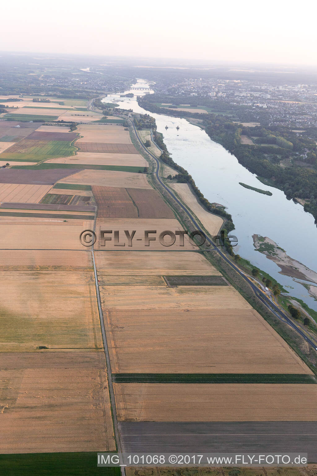 Image drone de Menars dans le département Loir et Cher, France