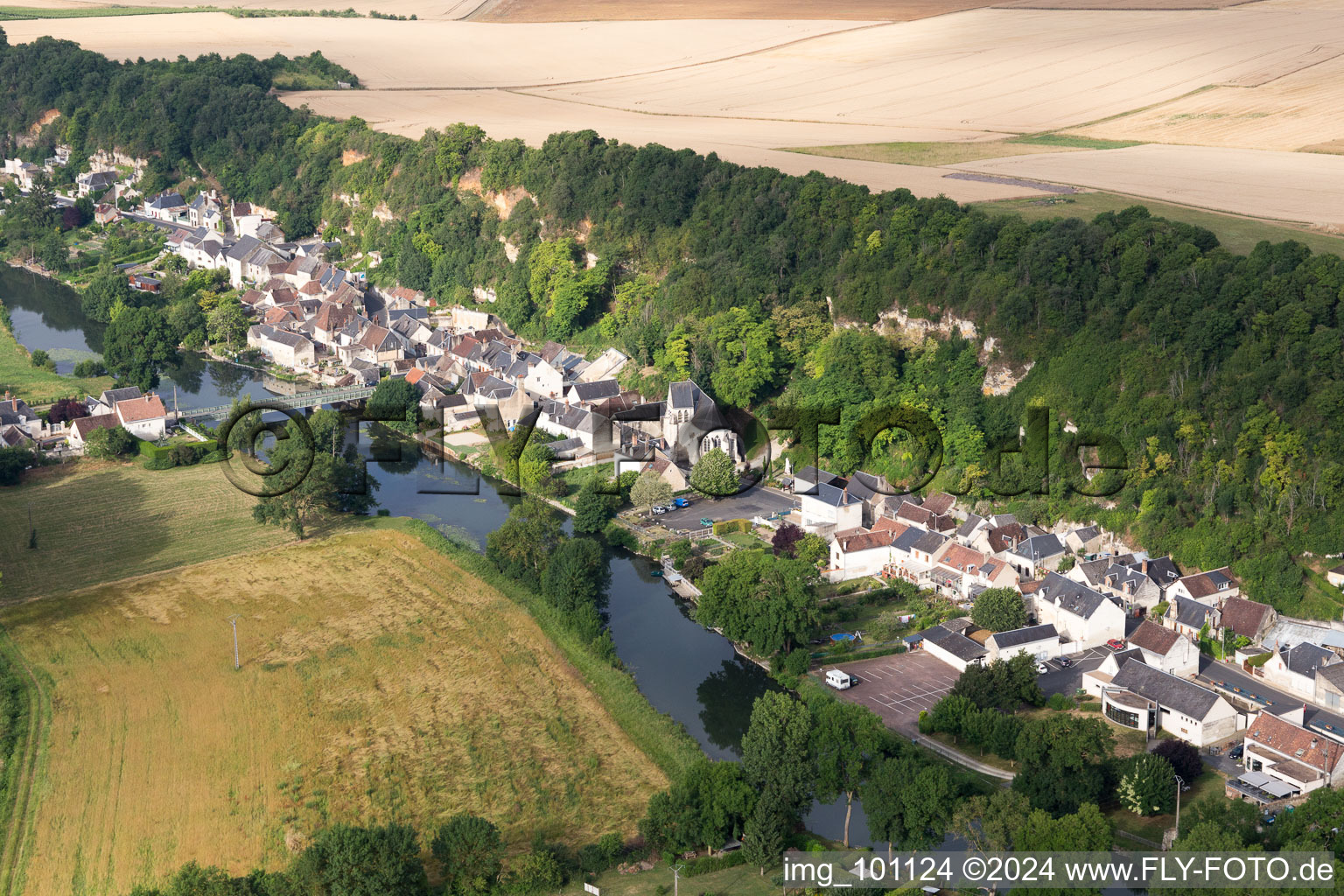 Vue d'oiseau de Saint-Rimay dans le département Loir et Cher, France