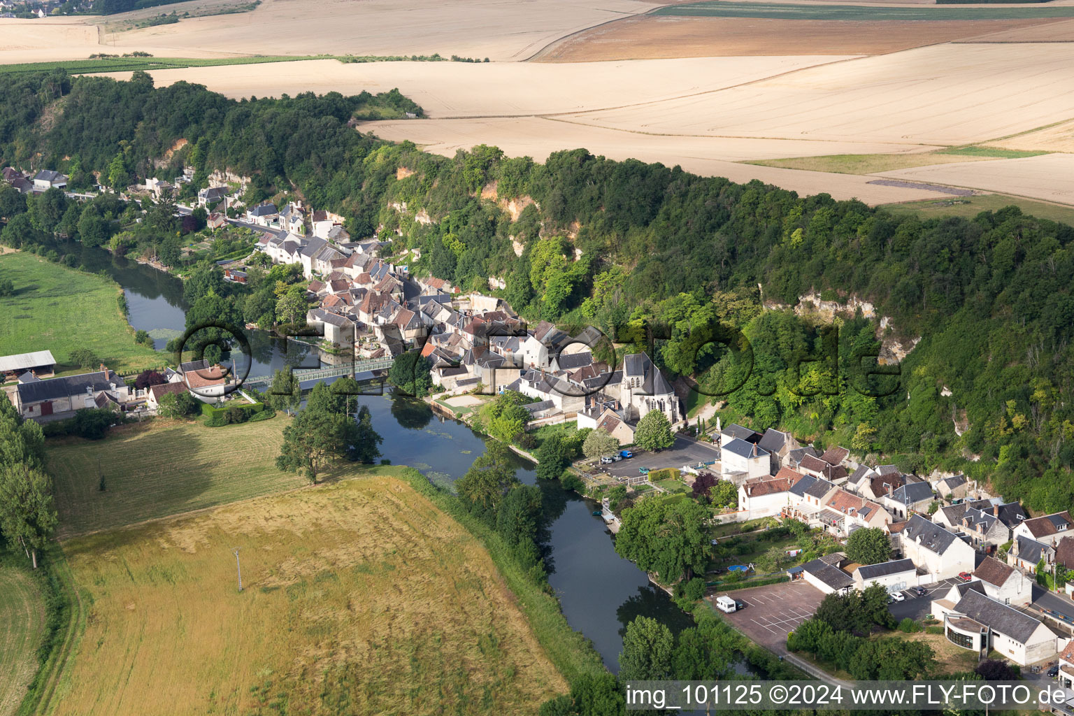 Saint-Rimay dans le département Loir et Cher, France vue du ciel