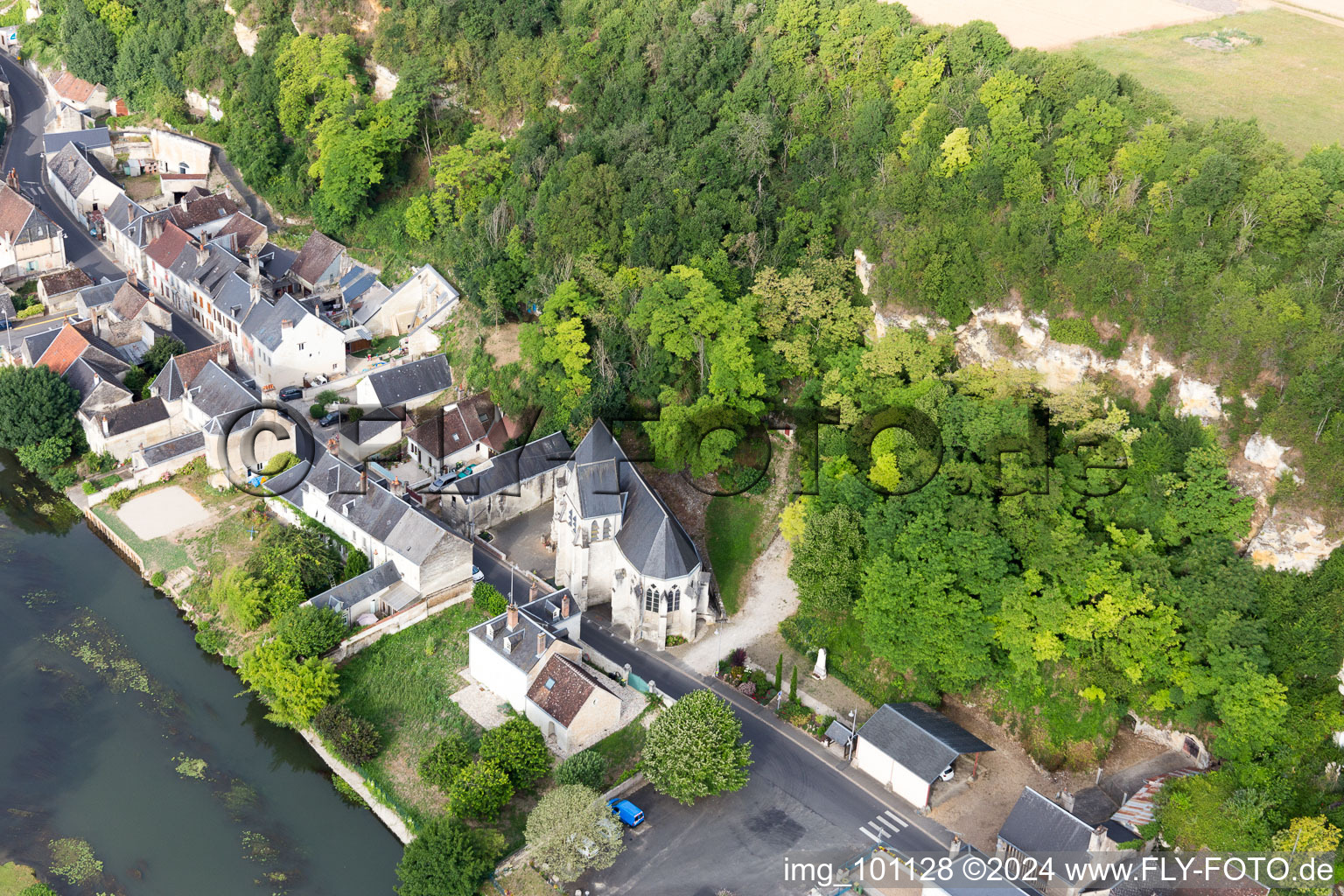 Saint-Rimay dans le département Loir et Cher, France du point de vue du drone