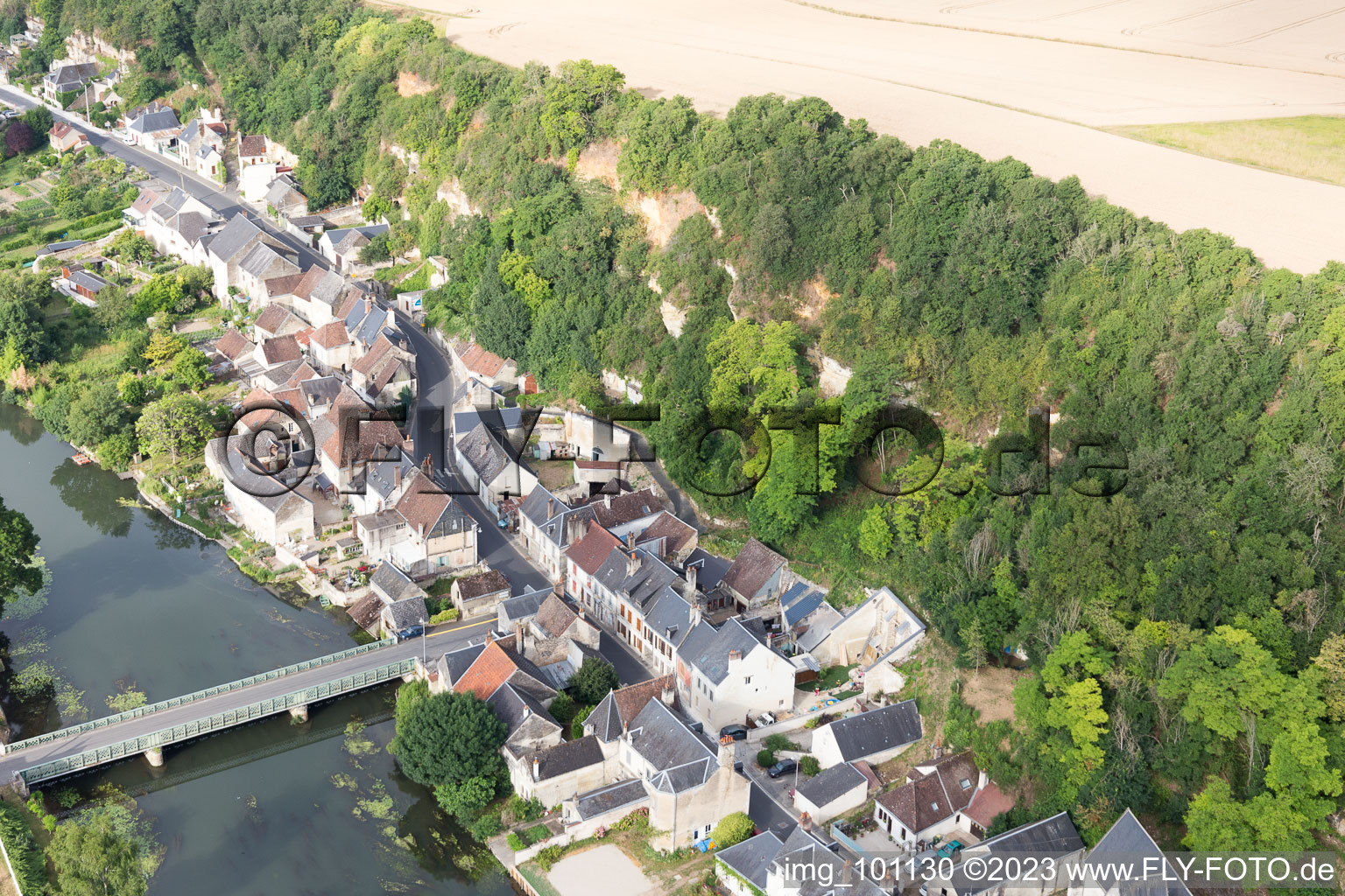 Saint-Rimay dans le département Loir et Cher, France vu d'un drone