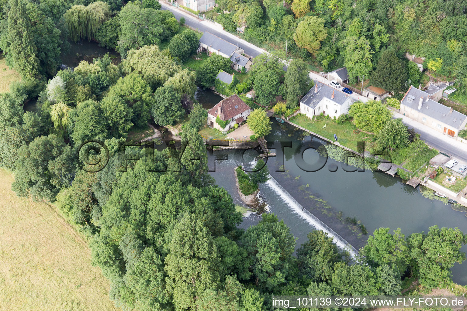 Montoire-sur-le-Loir dans le département Loir et Cher, France d'en haut