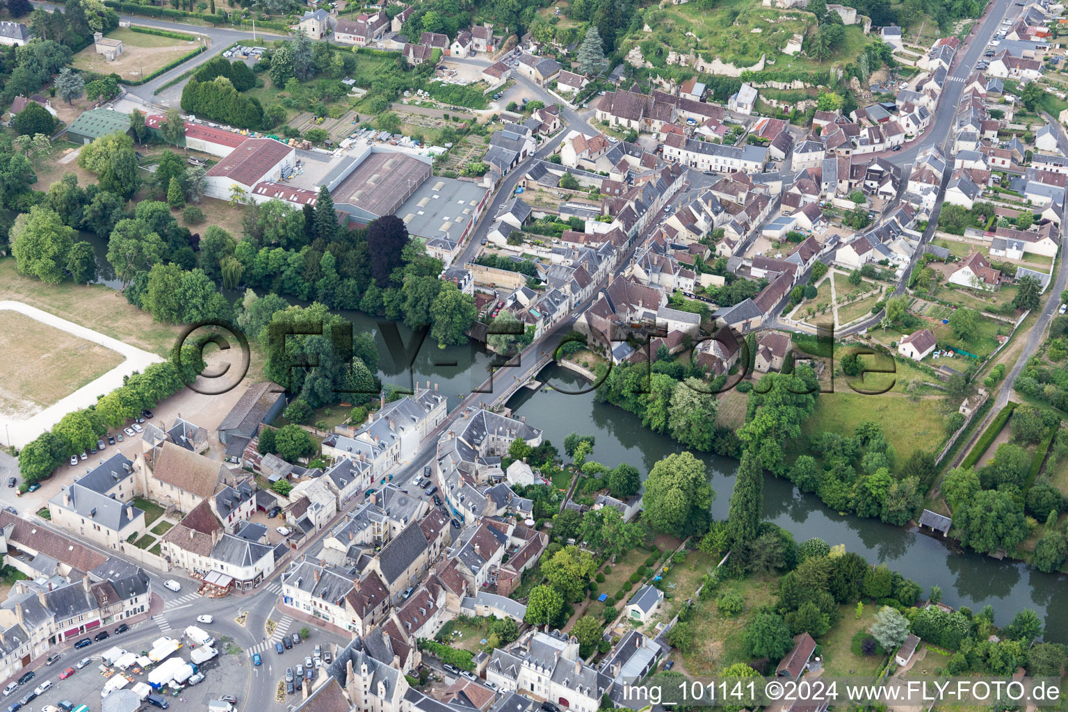 Montoire-sur-le-Loir dans le département Loir et Cher, France vue d'en haut