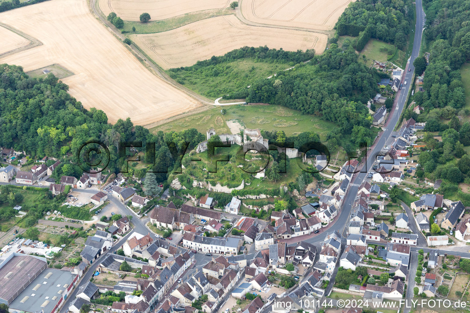 Vue d'oiseau de Montoire-sur-le-Loir dans le département Loir et Cher, France