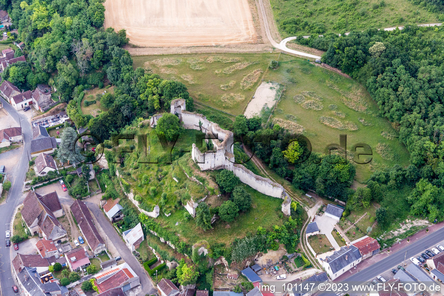 Enregistrement par drone de Montoire-sur-le-Loir dans le département Loir et Cher, France