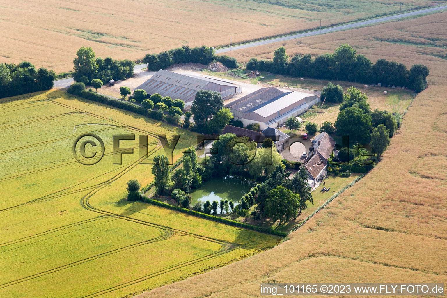 Photographie aérienne de Saint-Amand-Longpré dans le département Loir et Cher, France