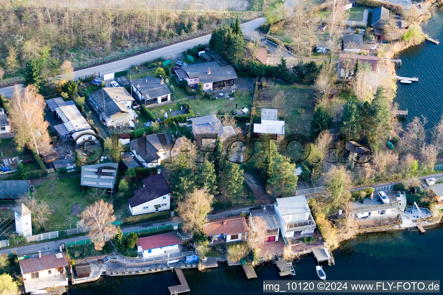 Enregistrement par drone de Zone de loisirs Bleu Adriatique à Altrip dans le département Rhénanie-Palatinat, Allemagne