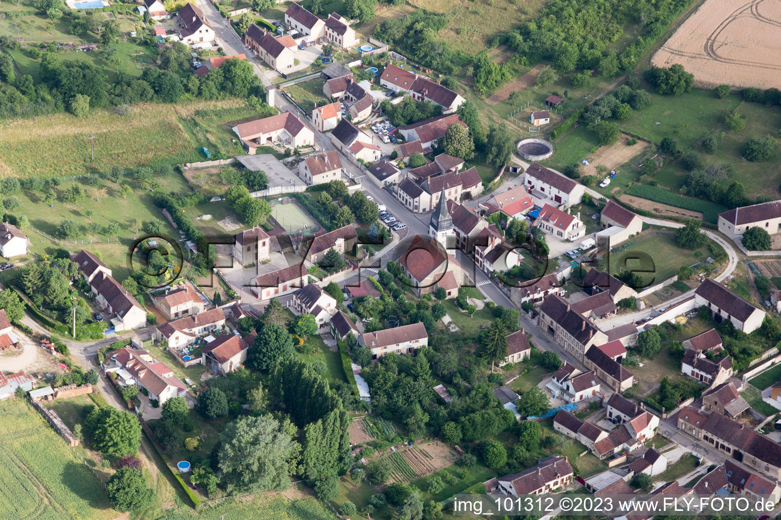 Photographie aérienne de Paroy-en-Othe dans le département Yonne, France