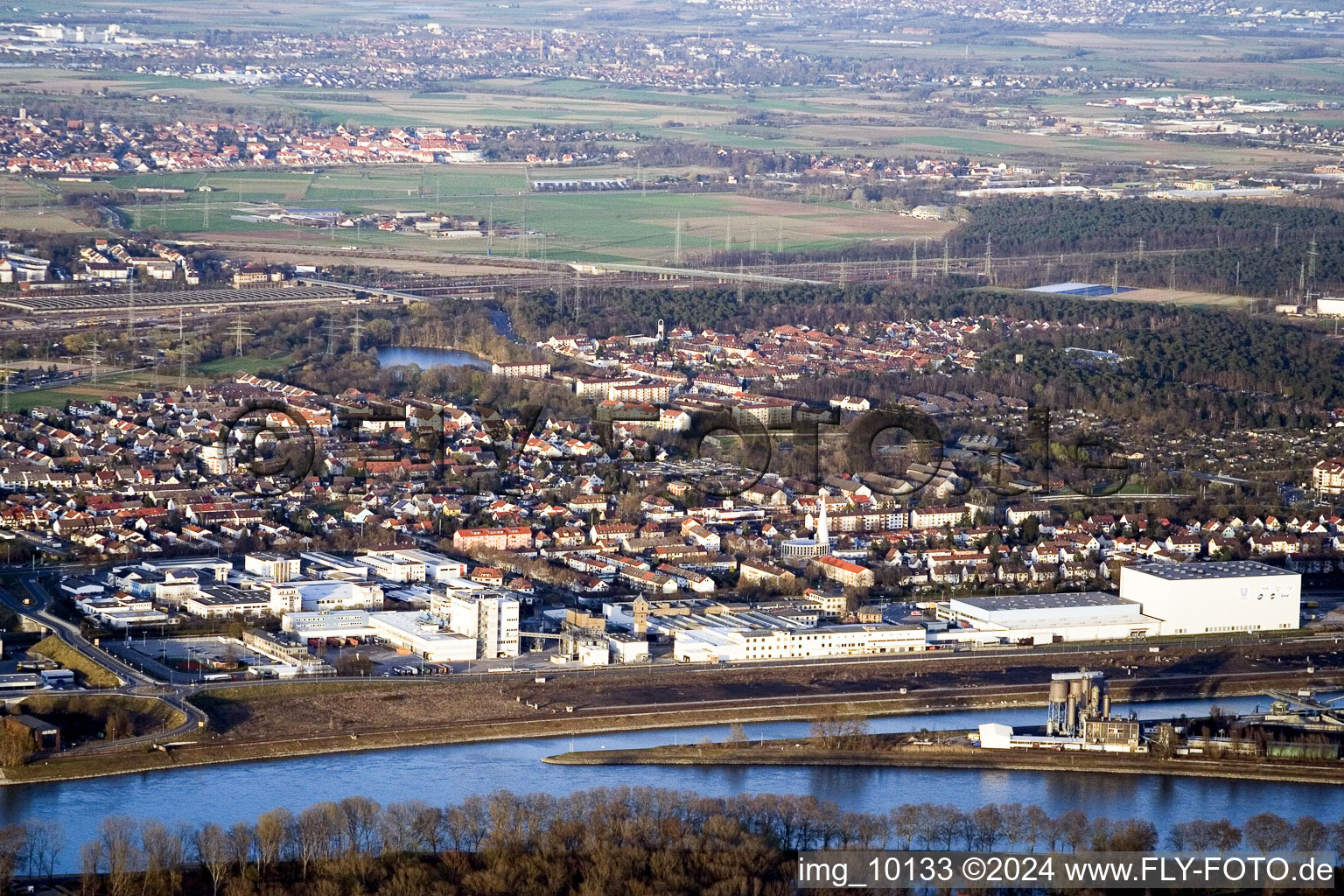 Rheinauhafen à le quartier Rheinau in Mannheim dans le département Bade-Wurtemberg, Allemagne depuis l'avion