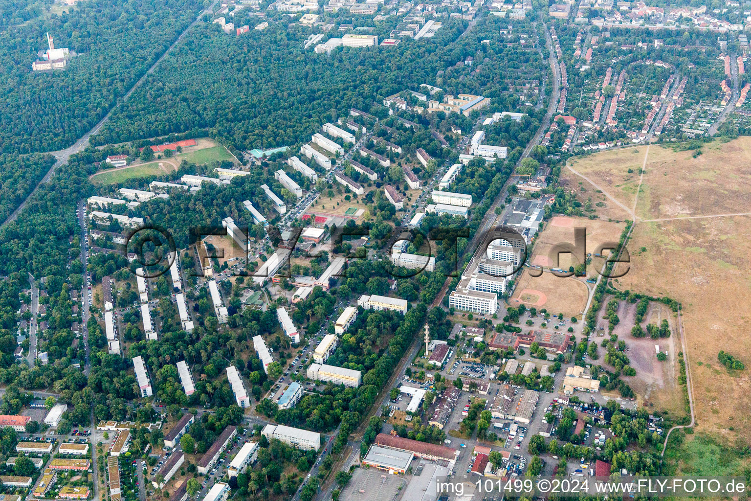 Quartier Neureut in Karlsruhe dans le département Bade-Wurtemberg, Allemagne vue d'en haut