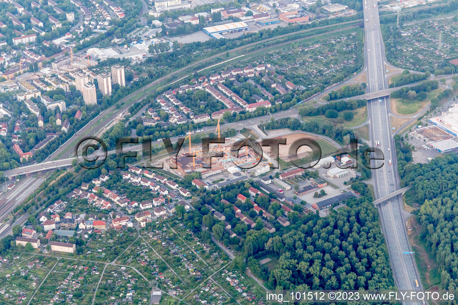 Quartier Grötzingen in Karlsruhe dans le département Bade-Wurtemberg, Allemagne d'un drone