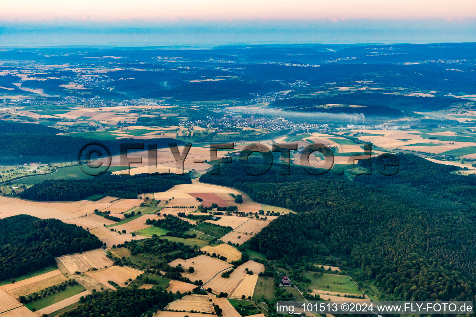 Vue aérienne de Du nord à le quartier Söllingen in Pfinztal dans le département Bade-Wurtemberg, Allemagne