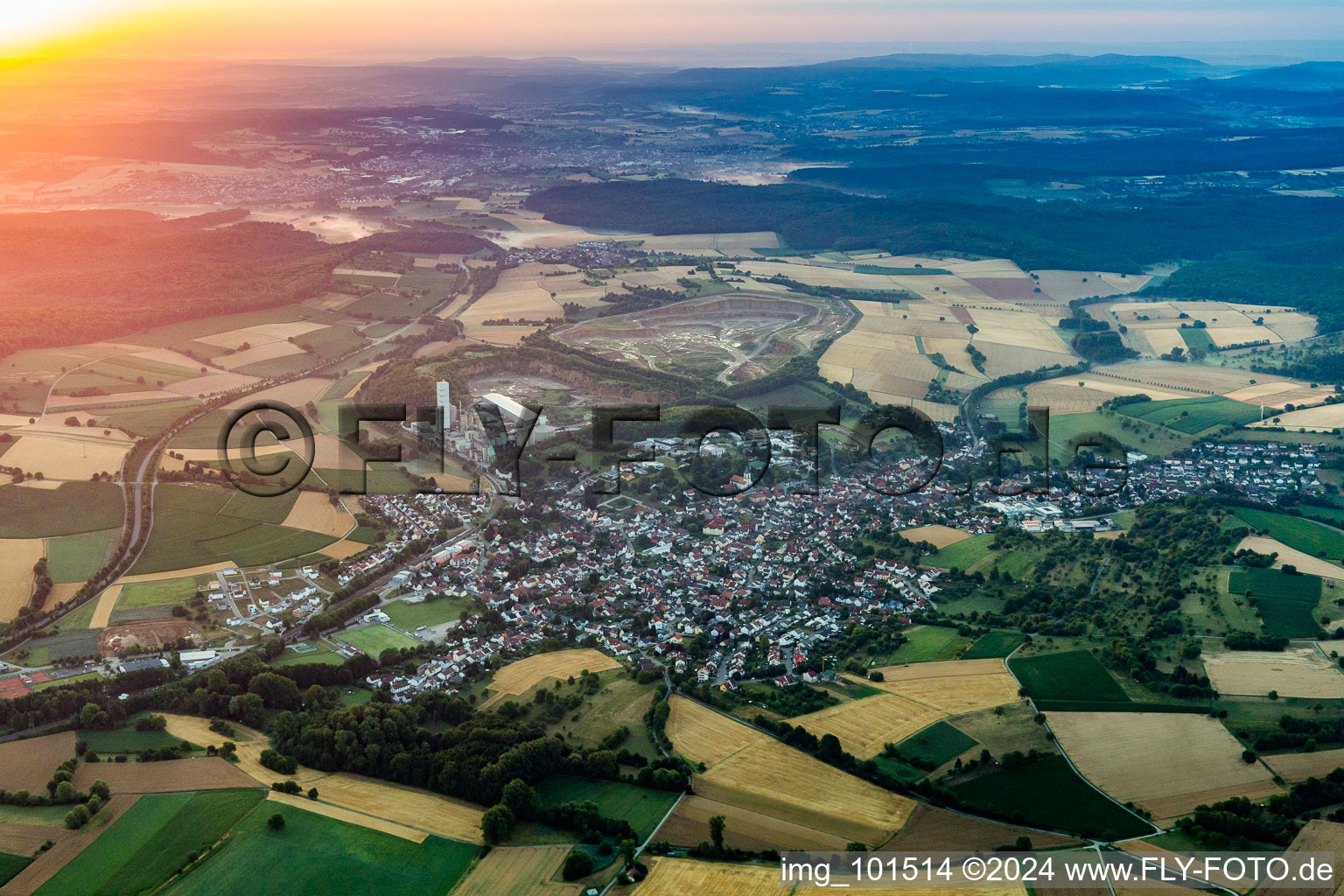 Vue aérienne de Quartier Wössingen in Walzbachtal dans le département Bade-Wurtemberg, Allemagne