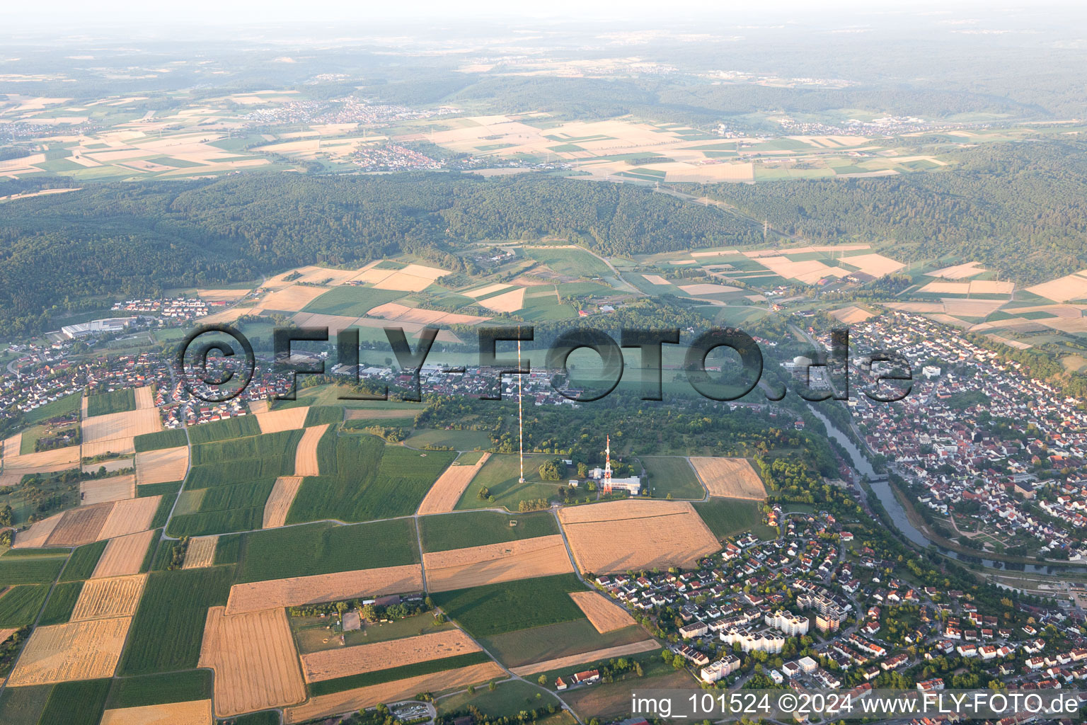 Vue aérienne de Tour de transmission à Mühlacker dans le département Bade-Wurtemberg, Allemagne