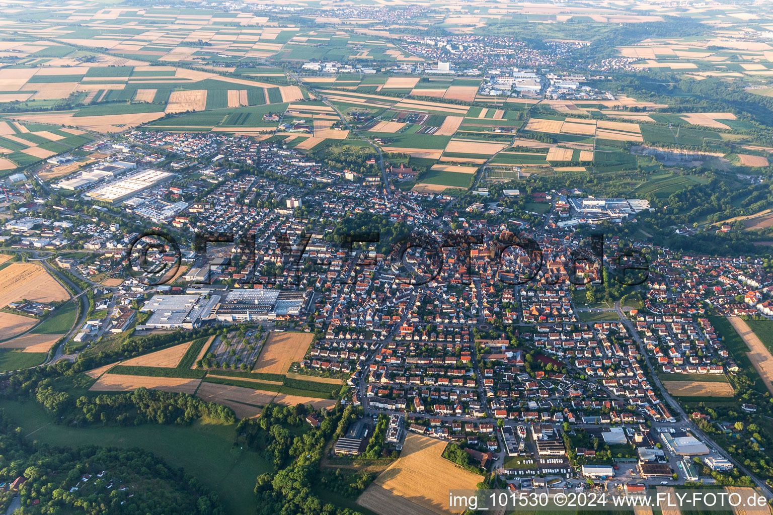 Vue aérienne de Vue des rues et des maisons des quartiers résidentiels à Markgröningen dans le département Bade-Wurtemberg, Allemagne