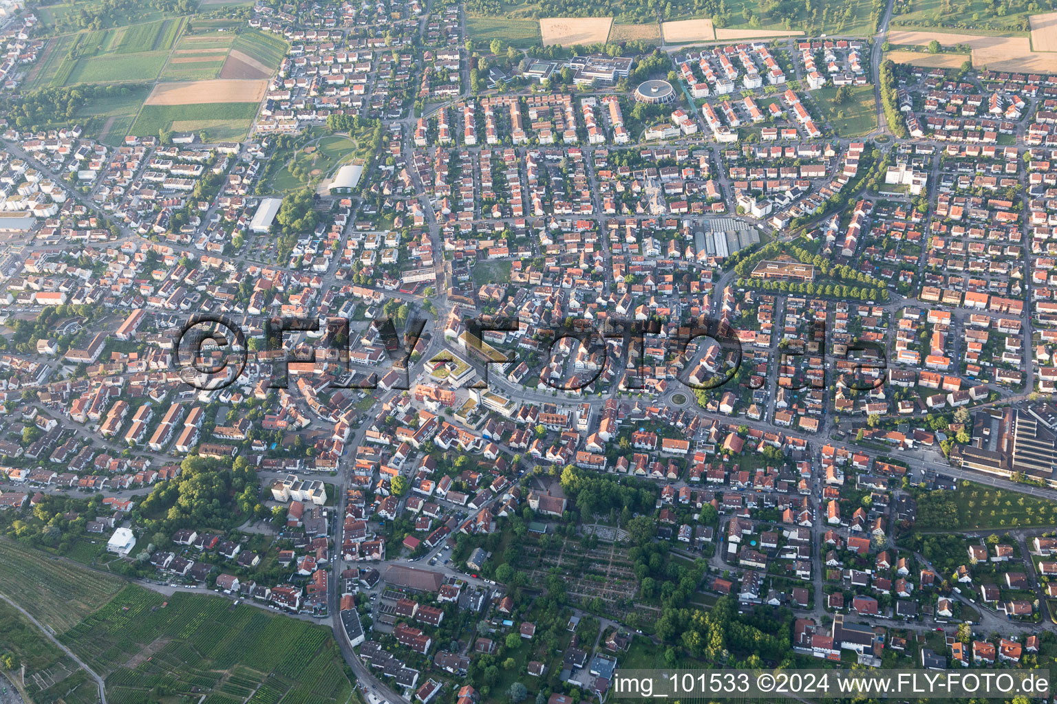 Vue aérienne de Asperg dans le département Bade-Wurtemberg, Allemagne