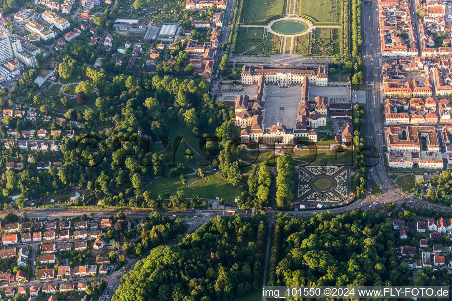 Vue aérienne de Château baroque à Ludwigsburg dans le département Bade-Wurtemberg, Allemagne