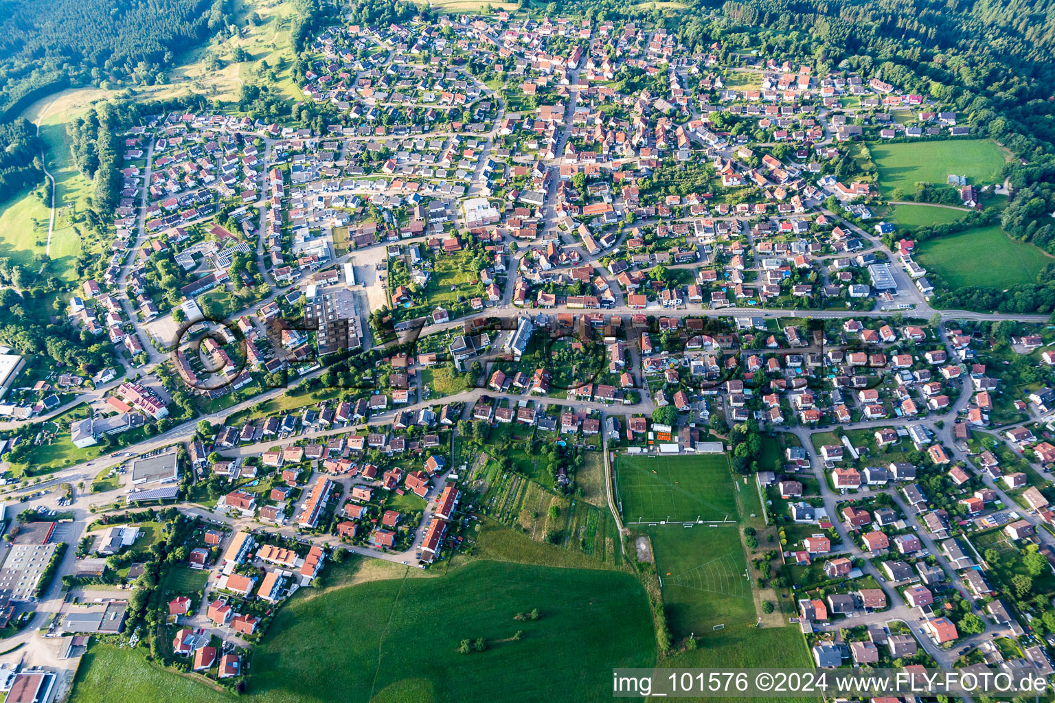 Vue aérienne de Lindach (Württemberg) dans le département Bade-Wurtemberg, Allemagne