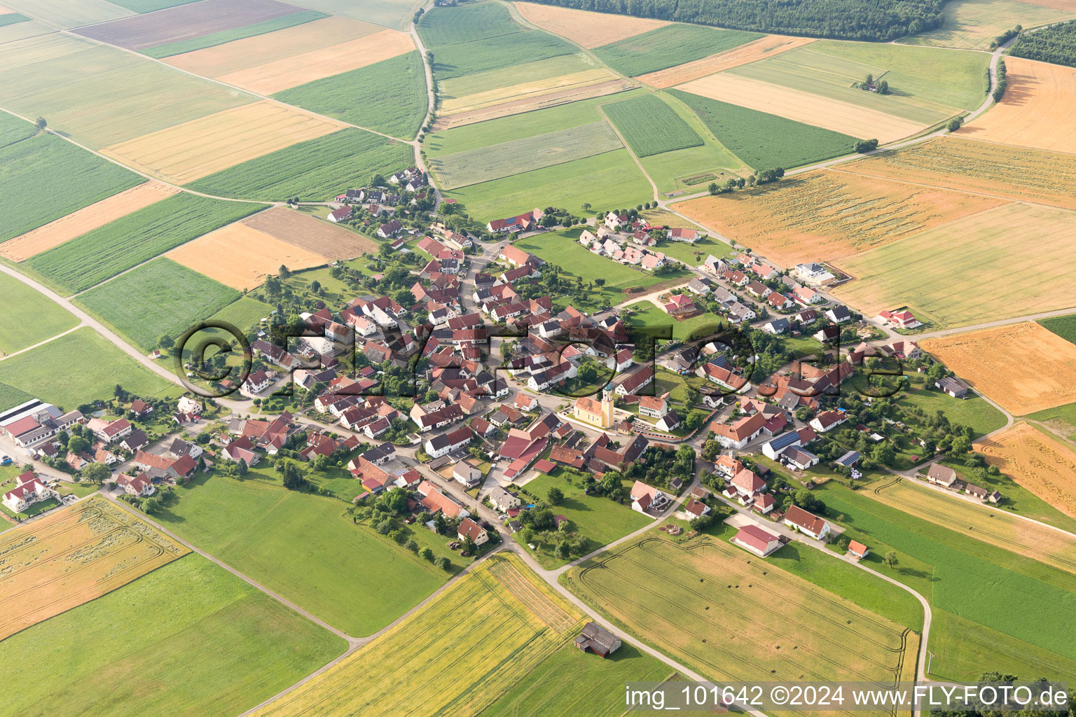 Vue aérienne de Bollstadt dans le département Bavière, Allemagne