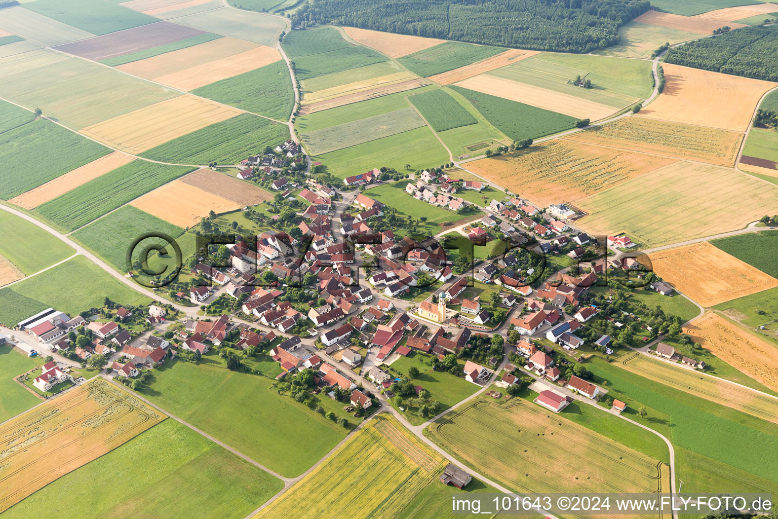 Vue aérienne de Bollstadt dans le département Bavière, Allemagne