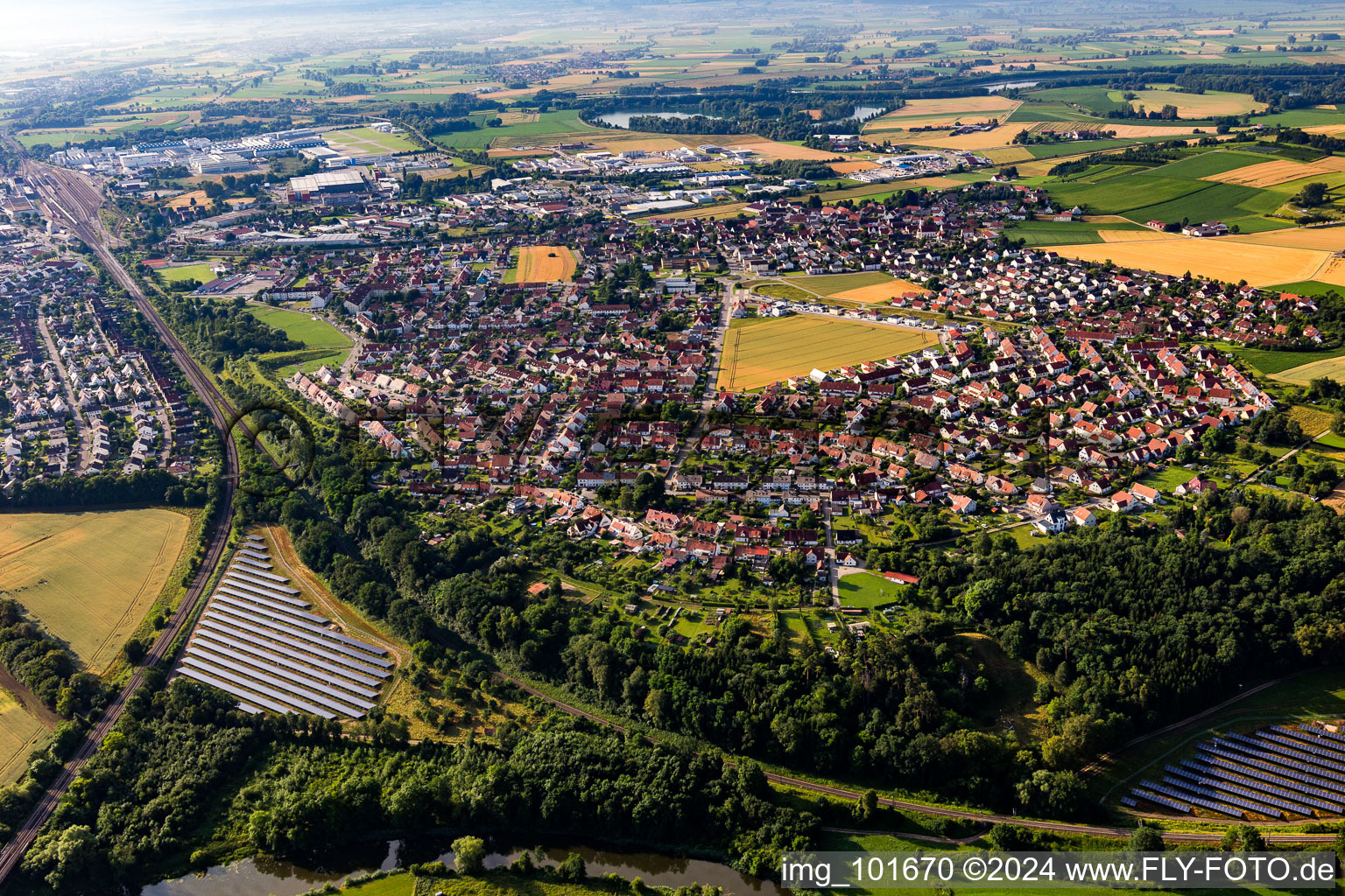 Vue aérienne de Règlement de Ramberg à le quartier Riedlingen in Donauwörth dans le département Bavière, Allemagne