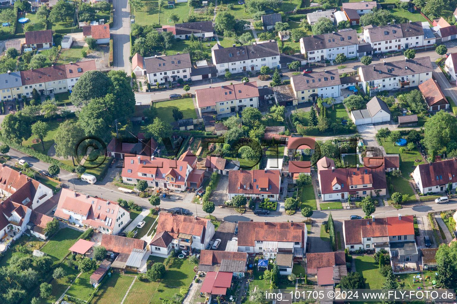 Règlement de Ramberg à le quartier Riedlingen in Donauwörth dans le département Bavière, Allemagne du point de vue du drone