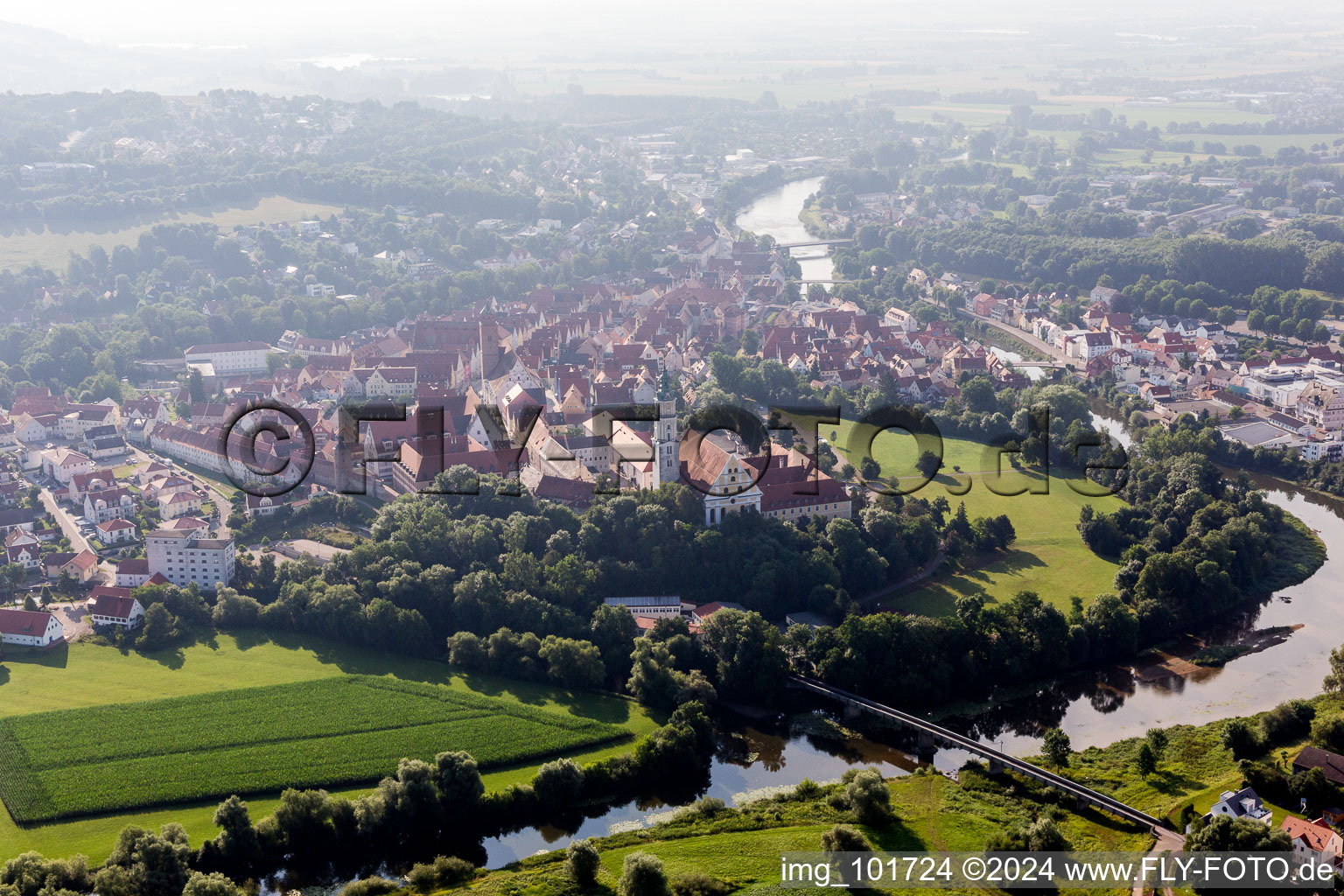 Photographie aérienne de Donauwörth dans le département Bavière, Allemagne