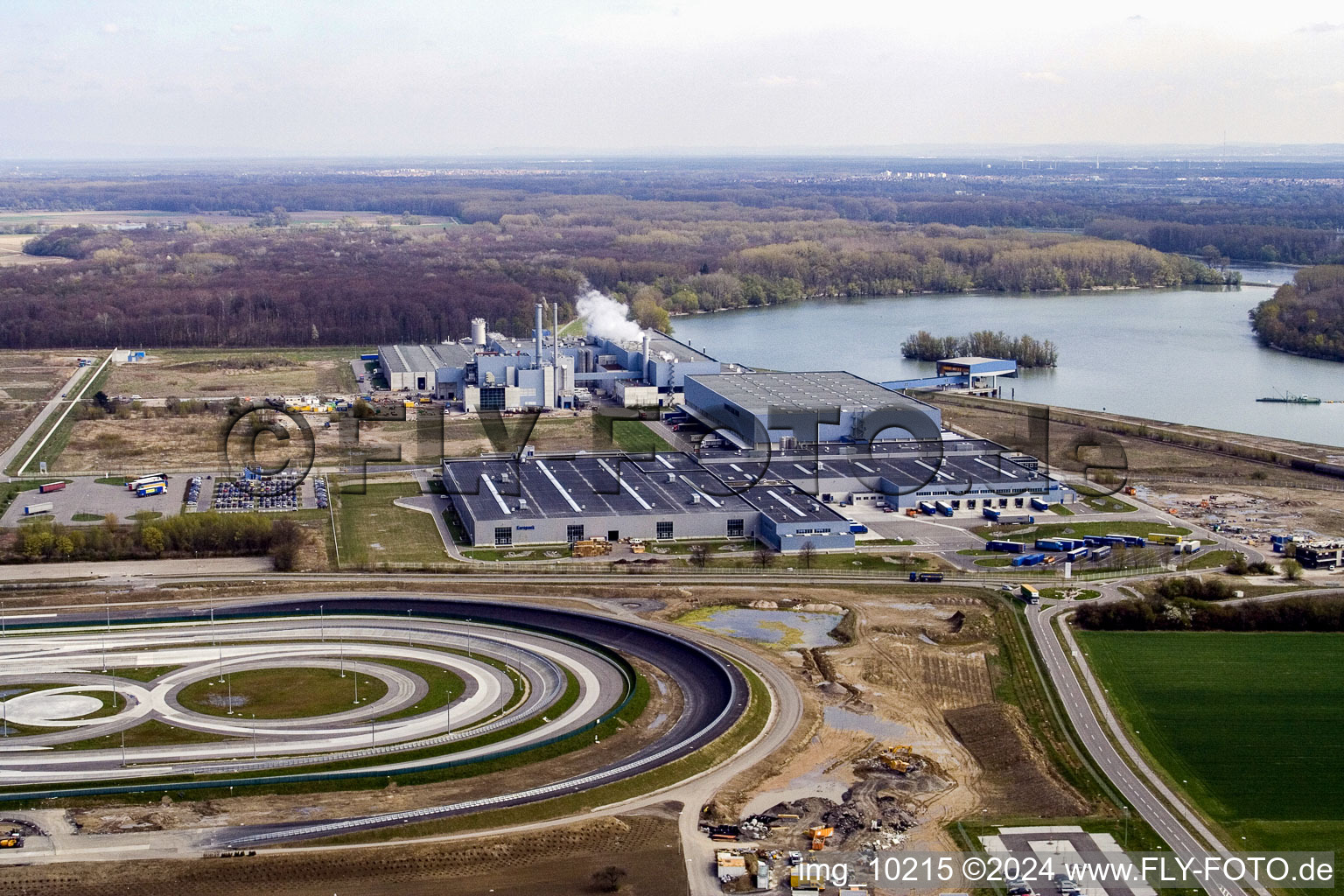 Photographie aérienne de Zone industrielle d'Oberwald Rheinhafen à Wörth am Rhein dans le département Rhénanie-Palatinat, Allemagne